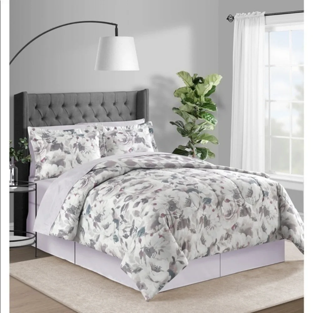 New 8pc Reversible Queen Comforter Set